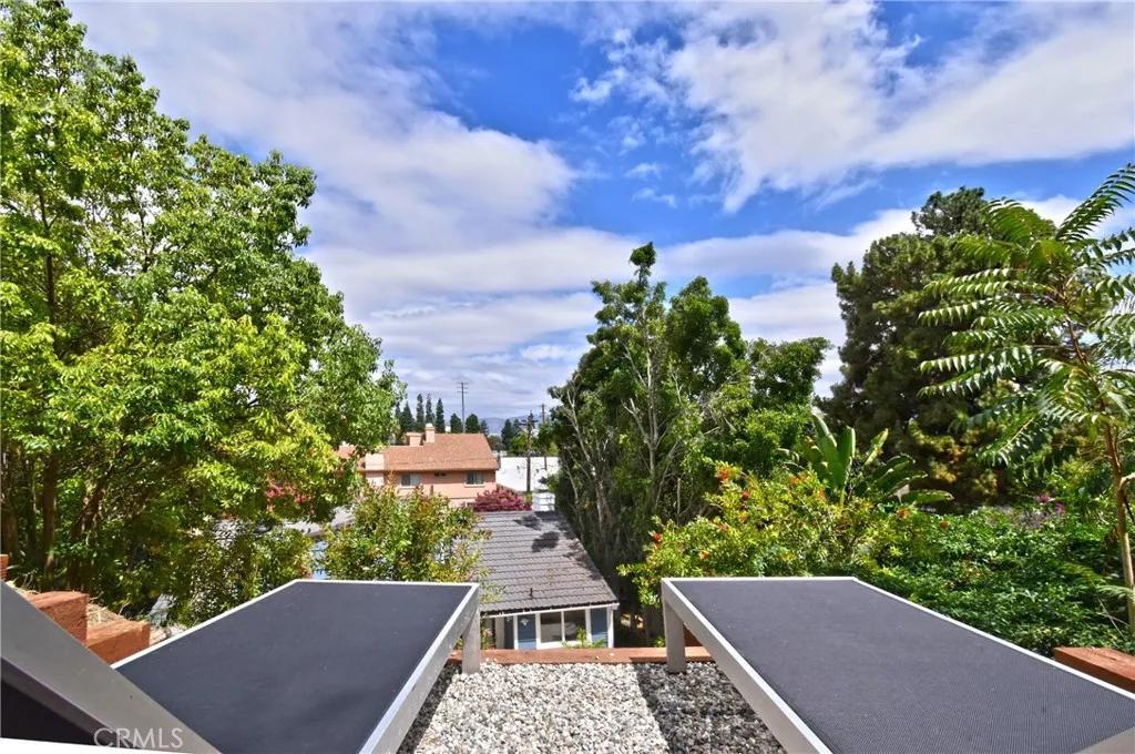 Studio City, California 91604, United States, 3 Bedrooms Bedrooms, ,4 BathroomsBathrooms,Residential,Pending,200922