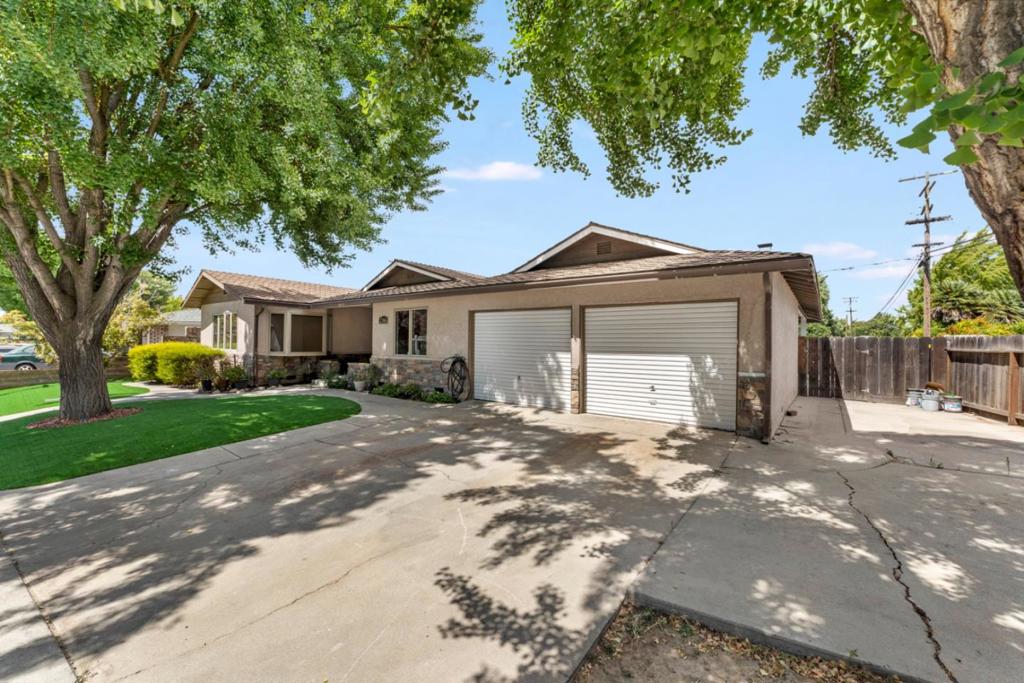 2704 Westchester Lane