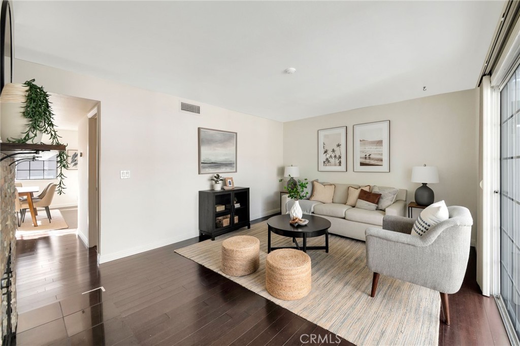 105 N Broadway E