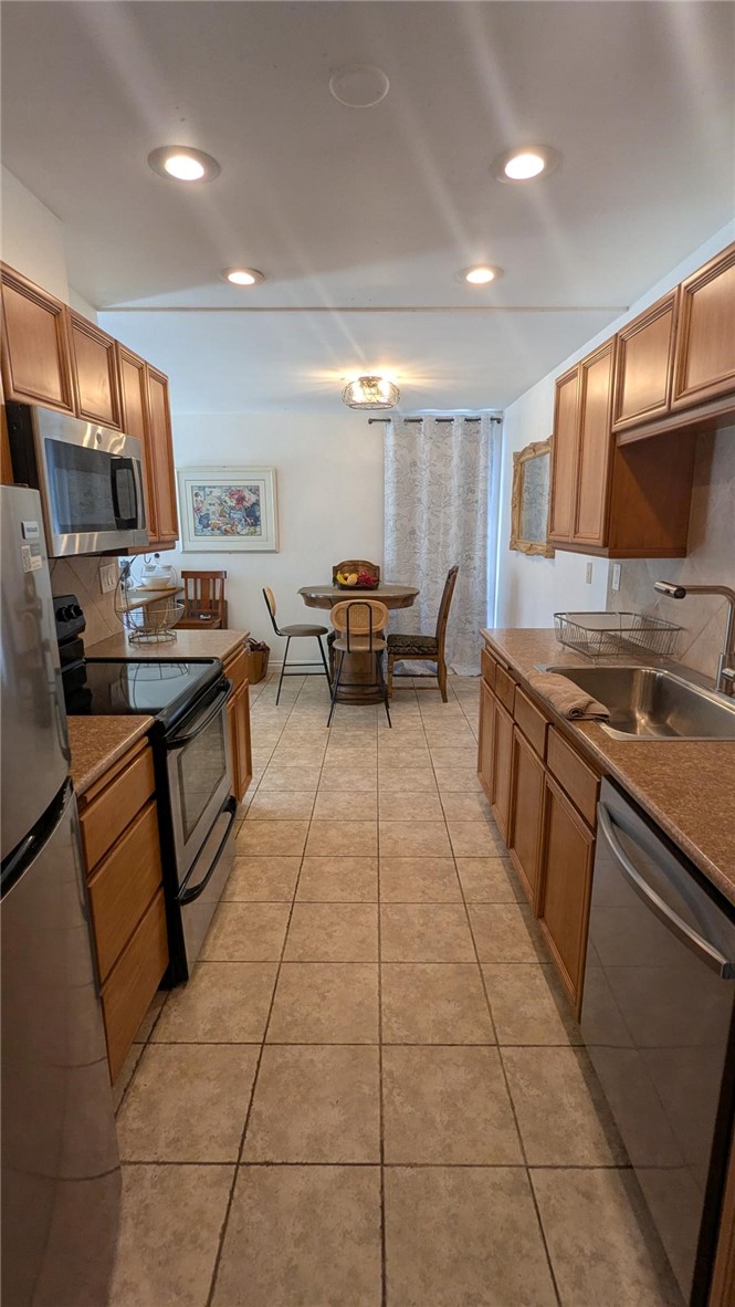 3700 Dean Drive 3203