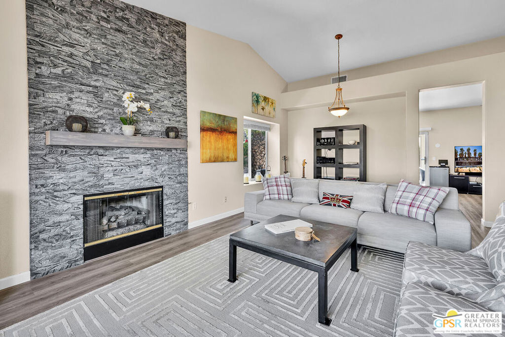 Flora Vista - Residential