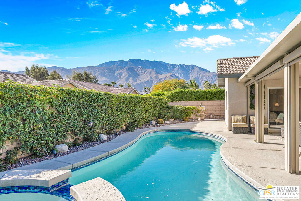 Flora Vista - Residential