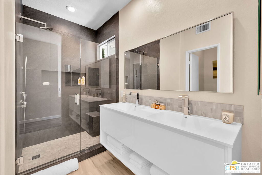 Flora Vista - Residential