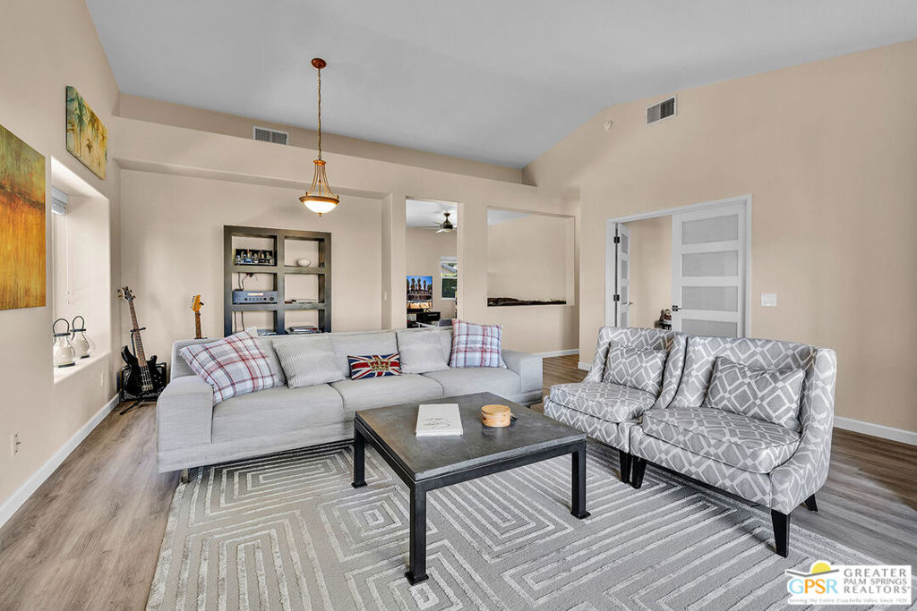 Flora Vista - Residential