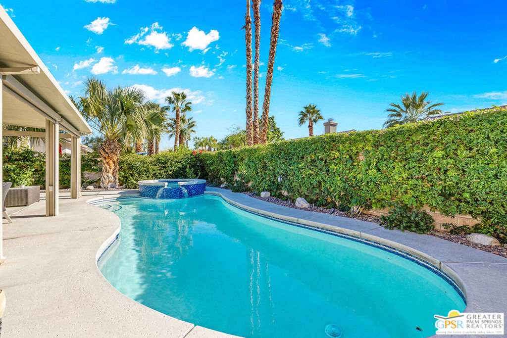 Flora Vista - Residential