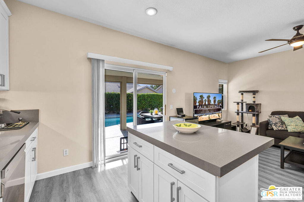 Flora Vista - Residential