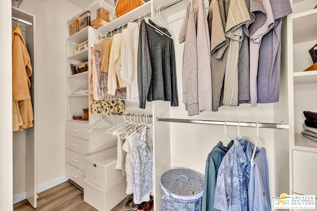 Flora Vista - Residential