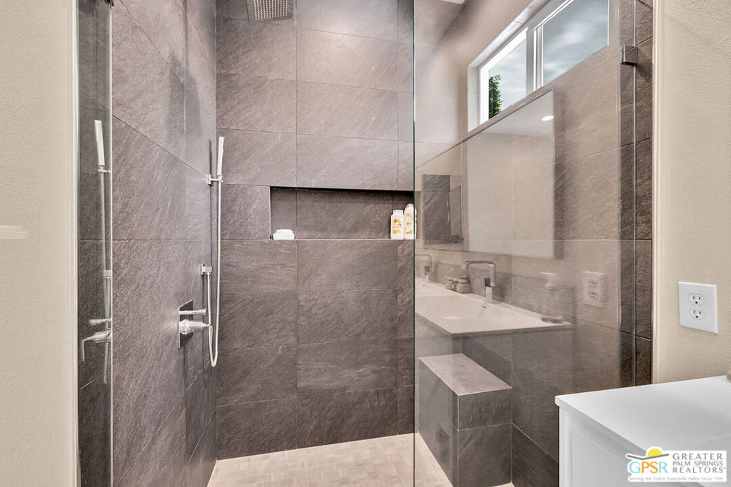 Flora Vista - Residential