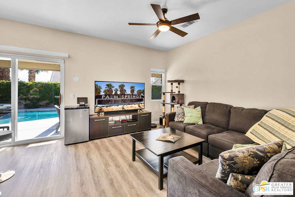 Flora Vista - Residential