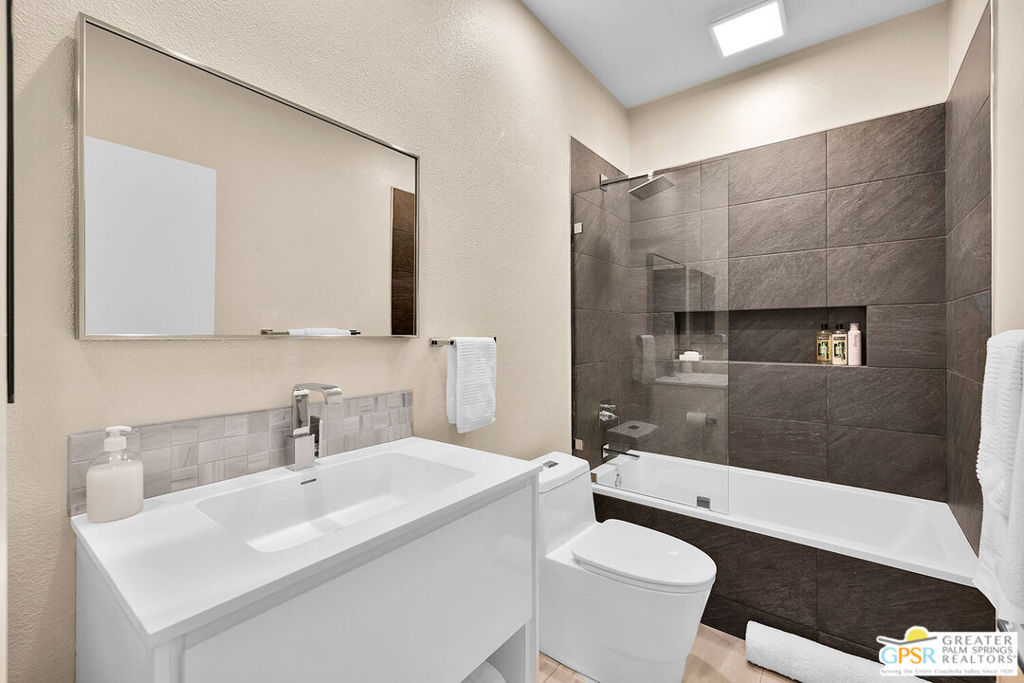 Flora Vista - Residential