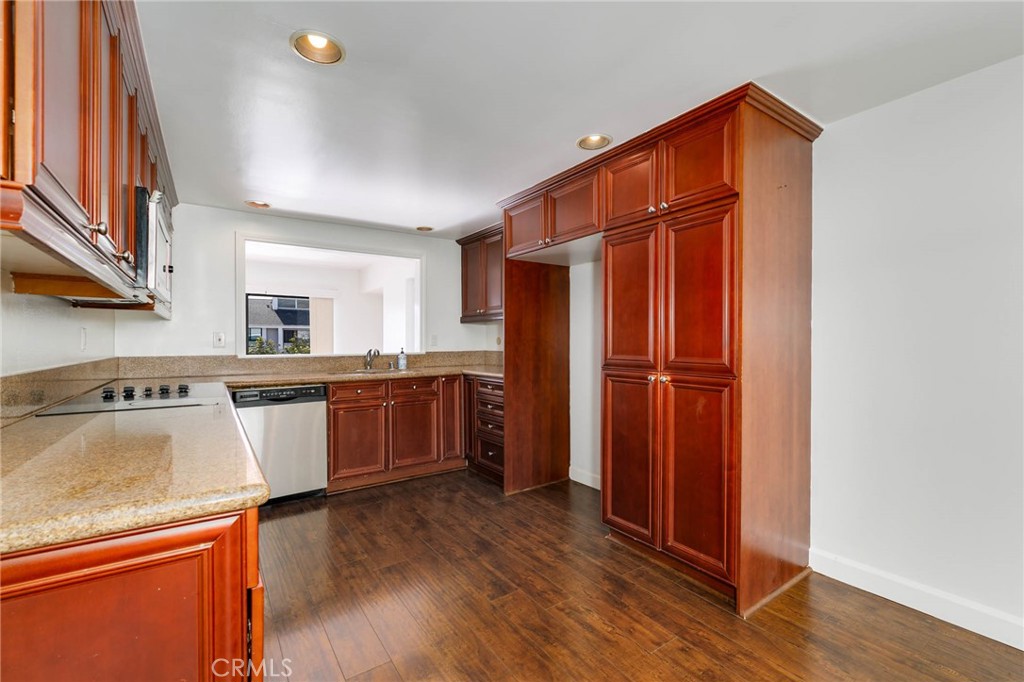 Newport Crest (NEWC) - Residential Lease