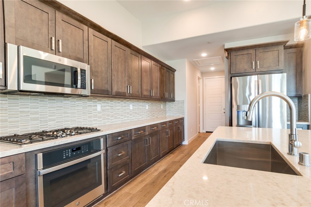 1561 Gardenview Trail