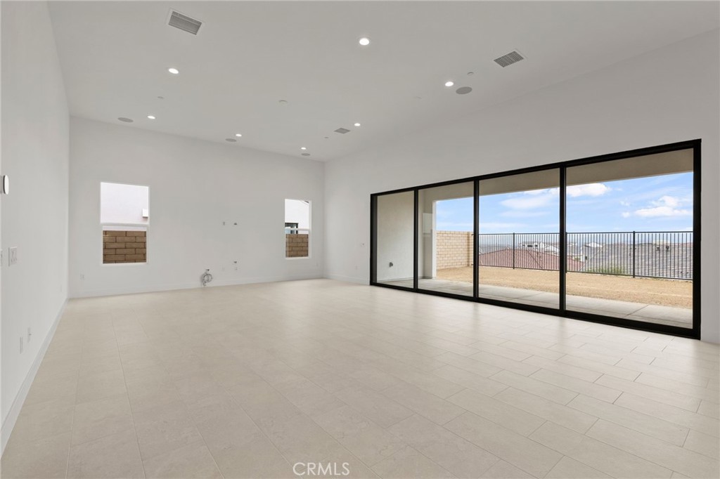 30035 N Avenida Sierra Madre