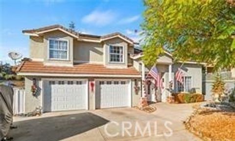 22920 Green Pine Canyon Lake CA 92587