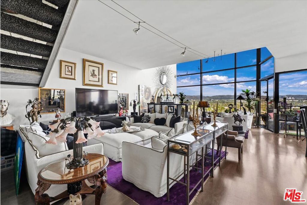 4316 Marina City Drive PH 27