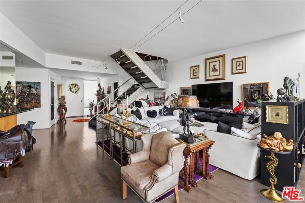 4316 Marina City Drive PH 27