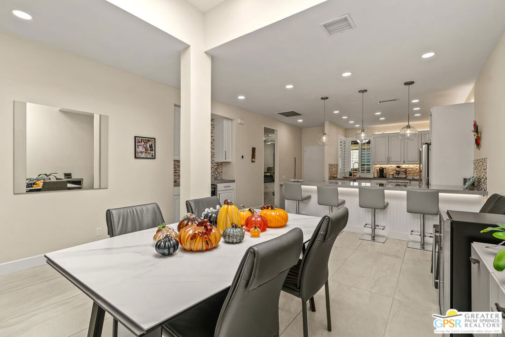 Palm Regency - Residential