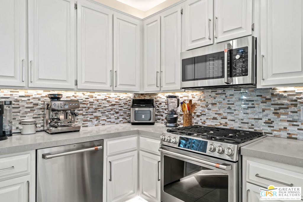 Palm Regency - Residential