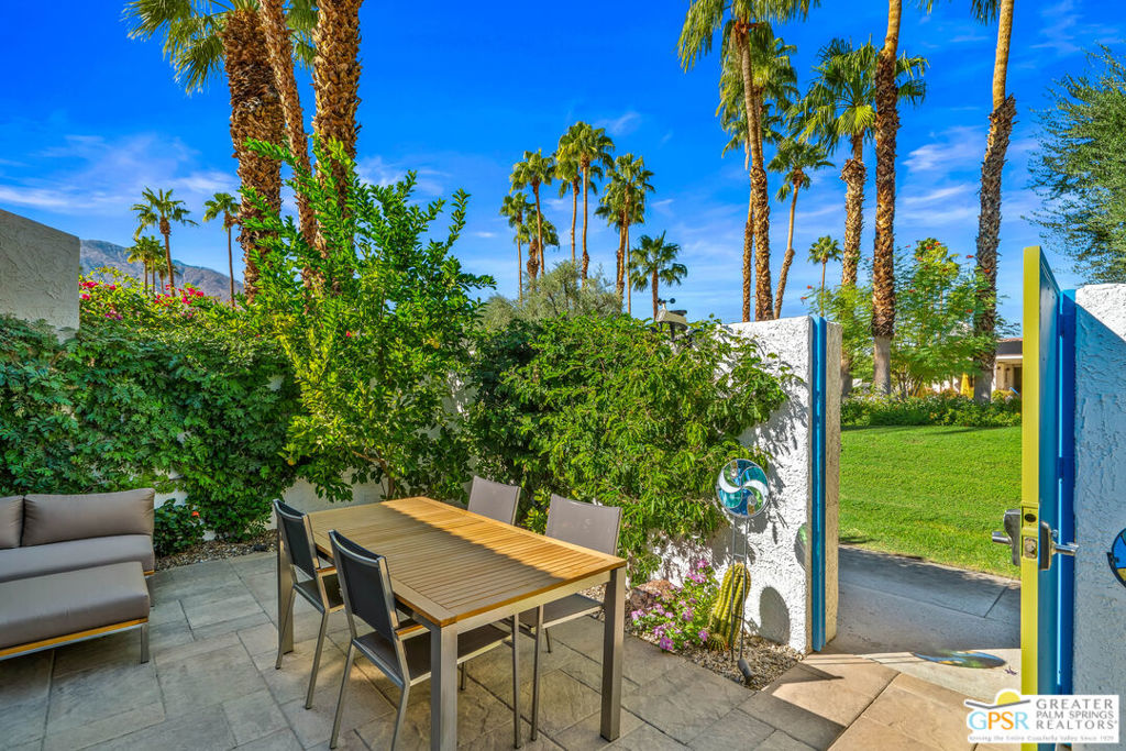 Palm Regency - Residential
