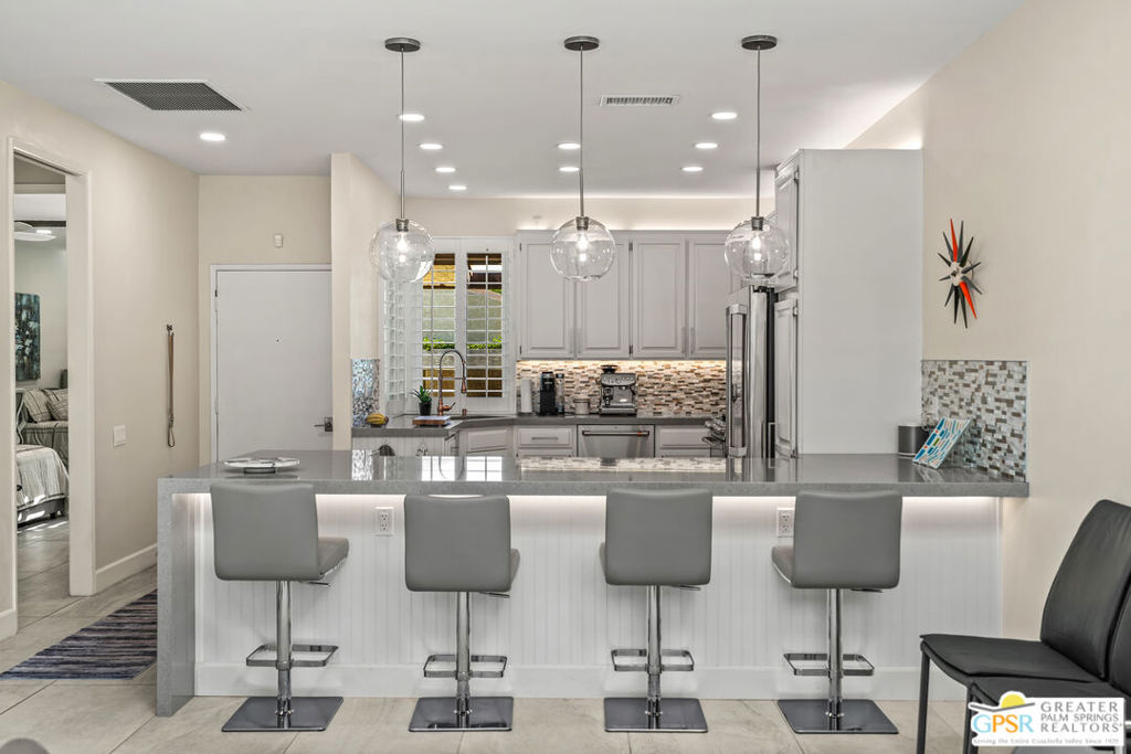 Palm Regency - Residential