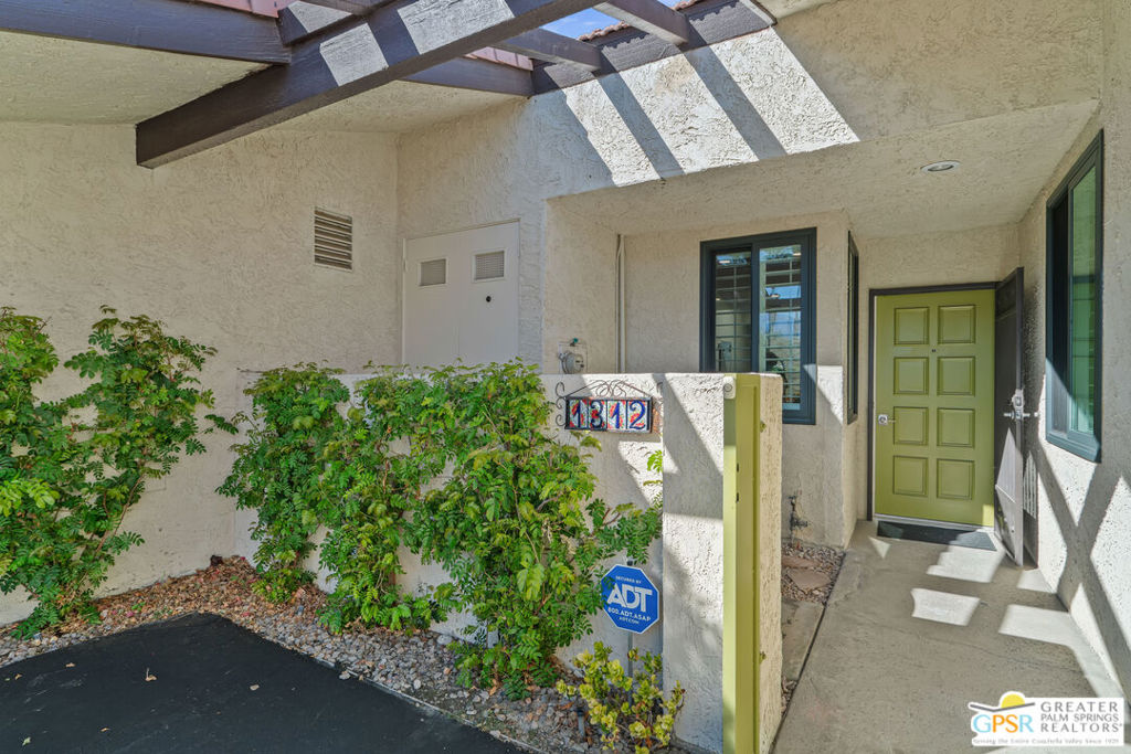 Palm Regency - Residential
