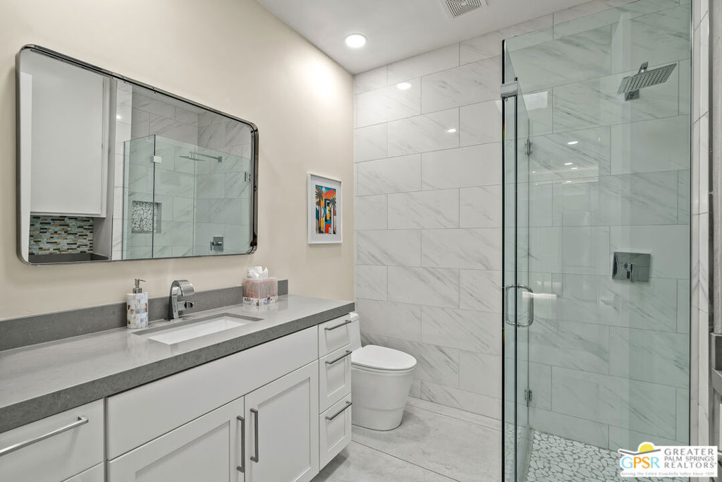 Palm Regency - Residential