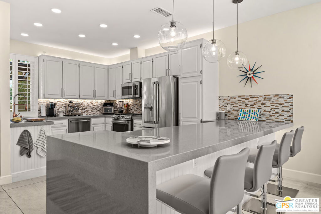 Palm Regency - Residential