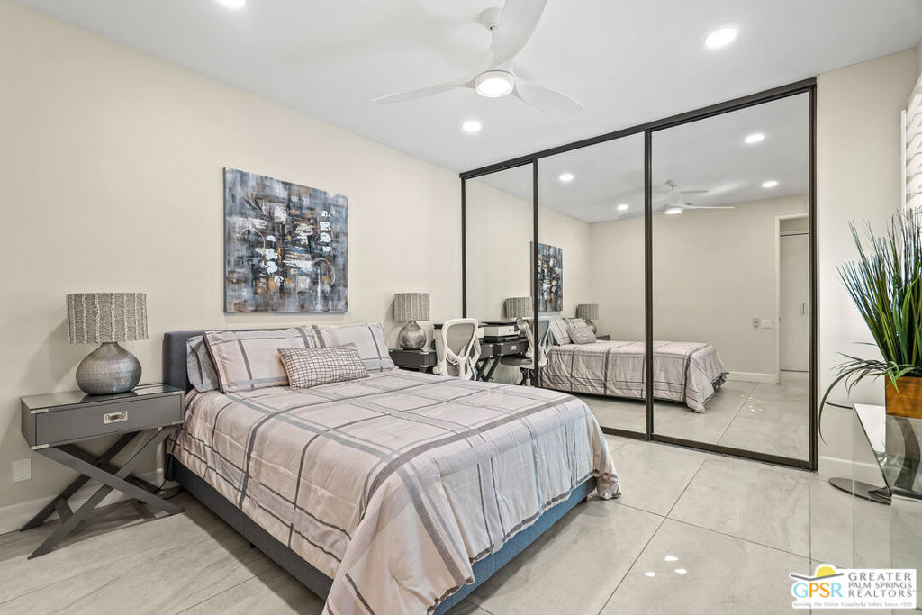 Palm Regency - Residential