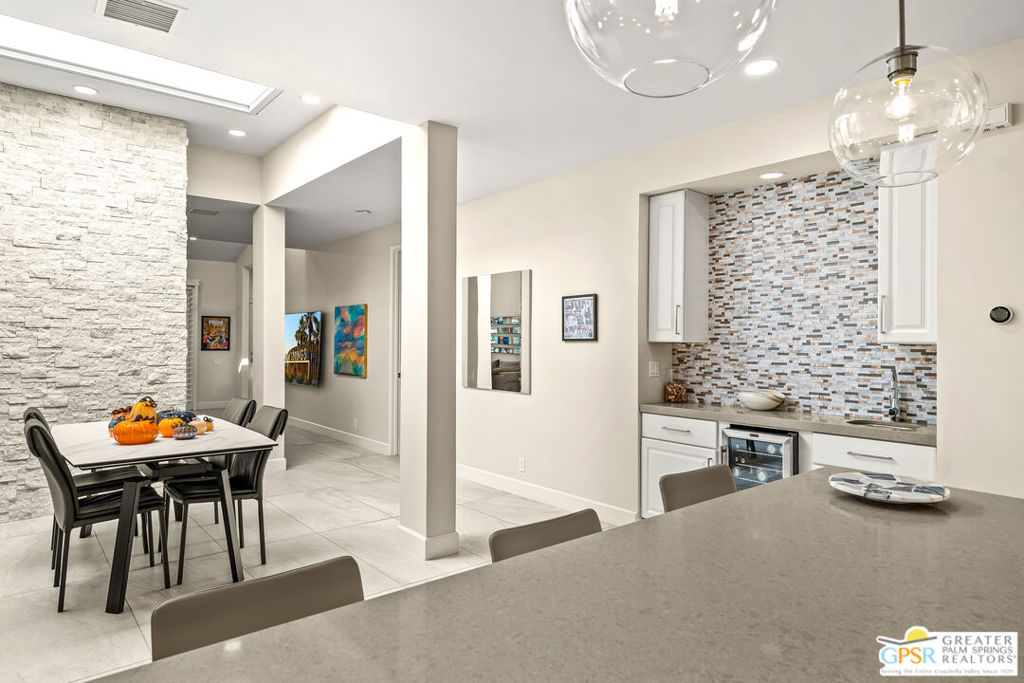 Palm Regency - Residential