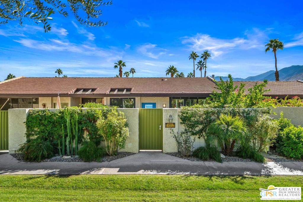 Photo of 1312 E Andreas Road, Palm Springs, CA 92262 (MLS # 25607597PS)