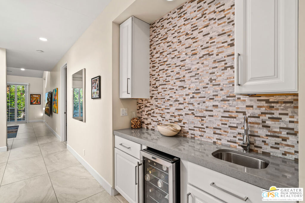 Palm Regency - Residential