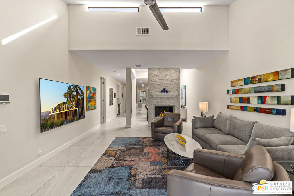Palm Regency - Residential