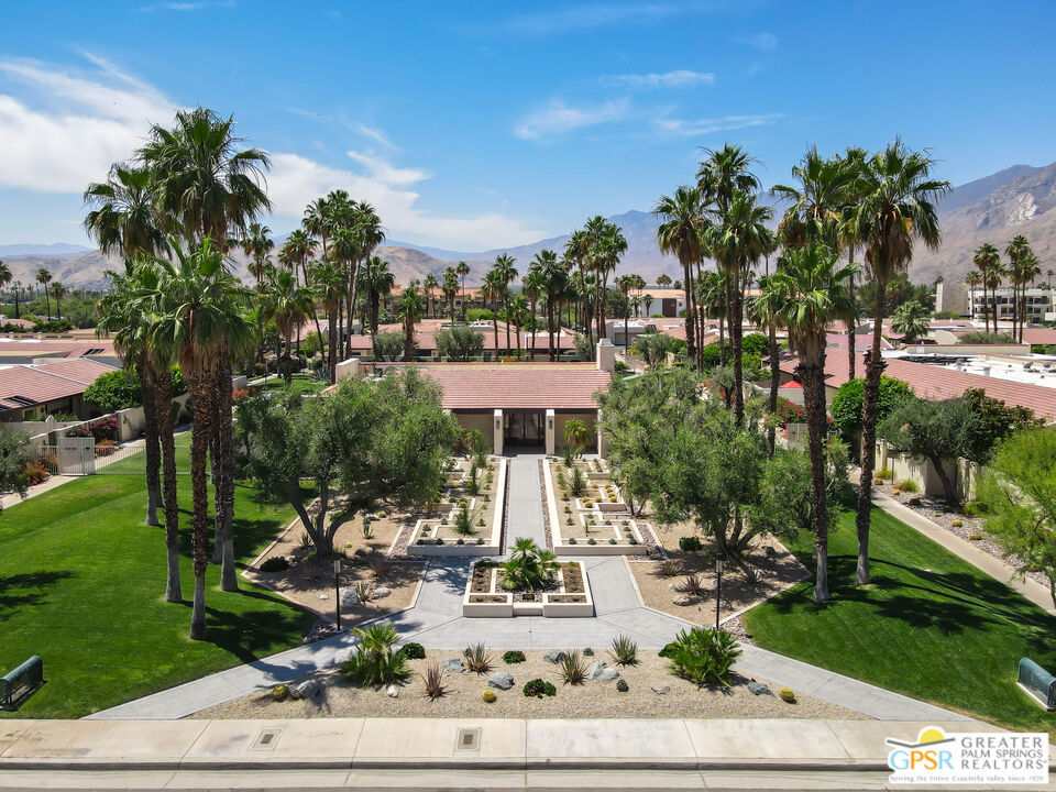 Palm Regency - Residential