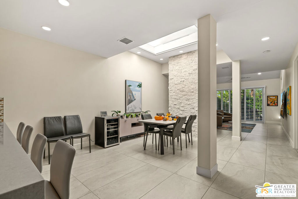 Palm Regency - Residential