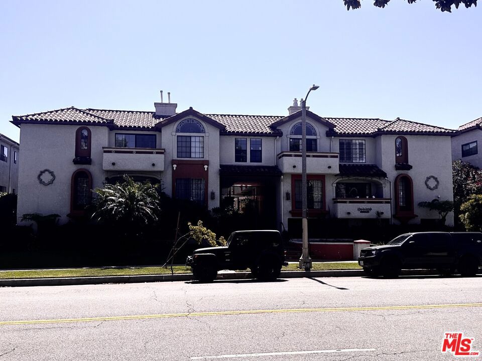 3271 Sawtelle Boulevard 204