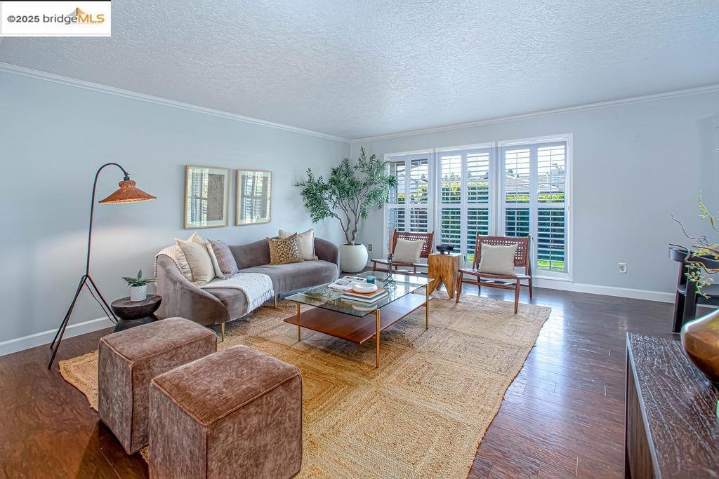 LAND PARK - Residential