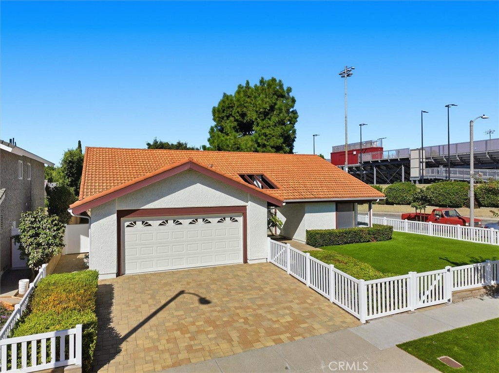 2709 Orange Avenue