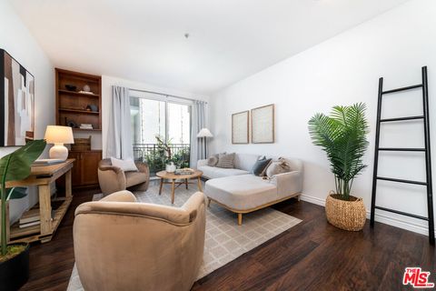 Photo of 4060 Glencoe Avenue #222, Marina Del Rey, CA 90292 (MLS # 26655325)