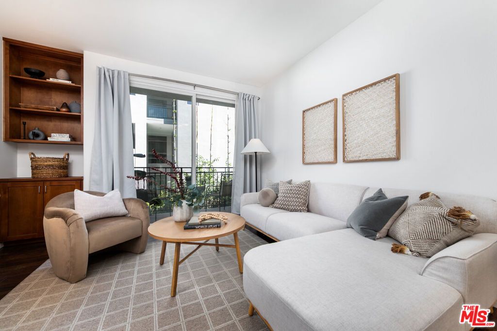 Photo of 4060 Glencoe Avenue #222, Marina Del Rey, CA 90292 (MLS # 26655325)