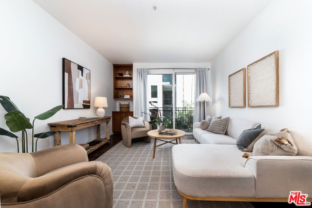 Photo of 4060 Glencoe Avenue #222, Marina Del Rey, CA 90292 (MLS # 26655325)