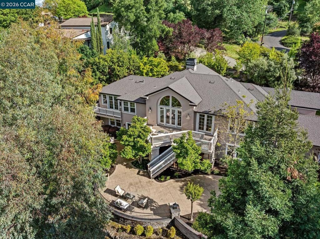 Photo of 612 Sugarloaf Ct Ct, Walnut Creek, CA 94596 (MLS # 41130414)