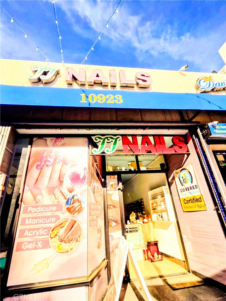 10923 Main