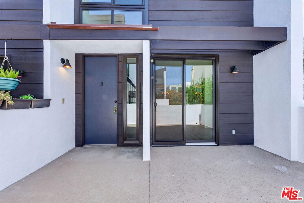 Photo of 1314 17th Street #8, Santa Monica, CA 90404 (MLS # 26872491)