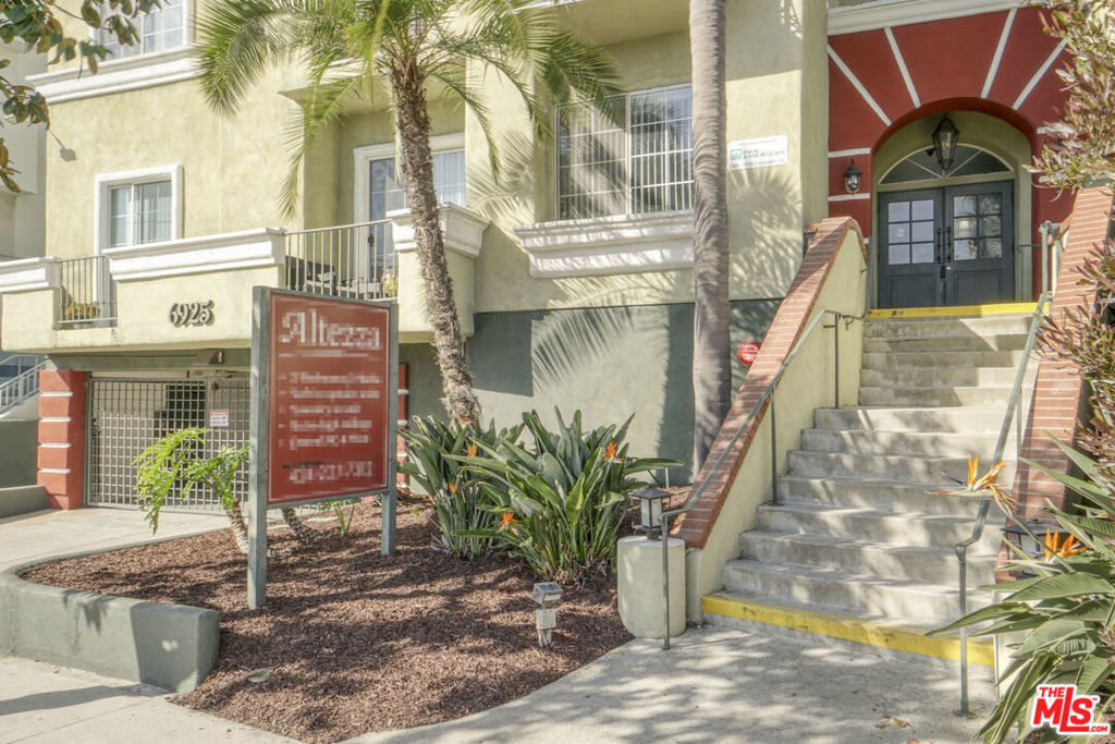 6925 Kittyhawk Avenue