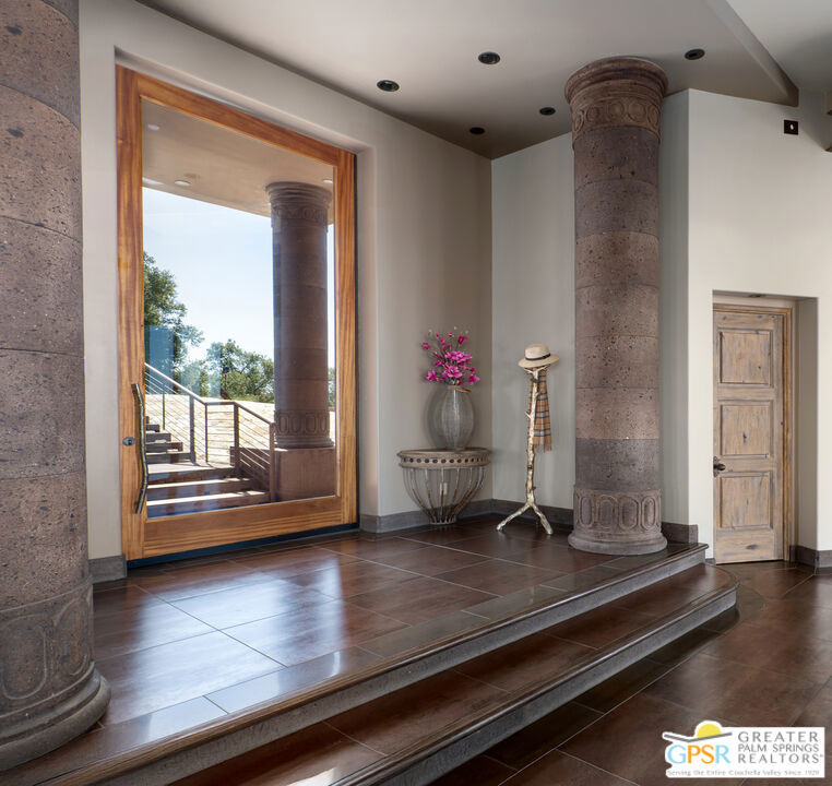 19210 Highland Hills Drive 10