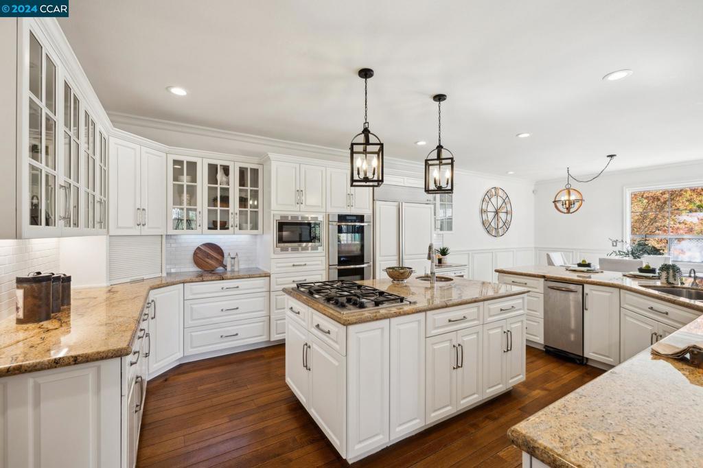 STONEGATE - Residential