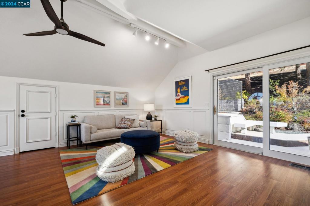 STONEGATE - Residential