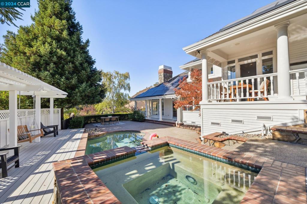 STONEGATE - Residential