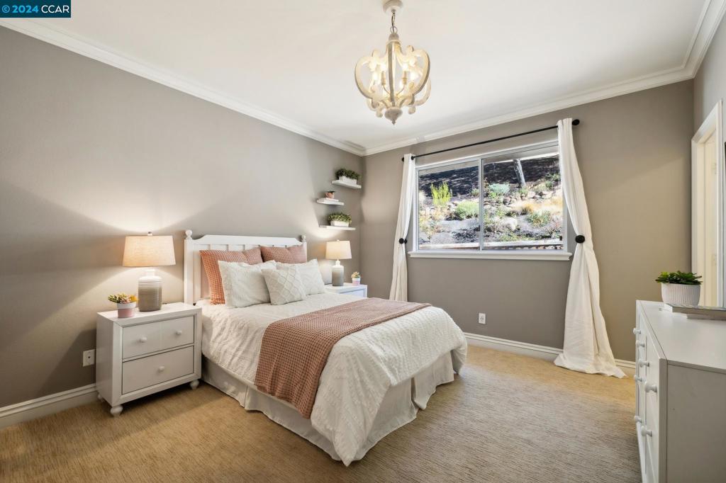 STONEGATE - Residential