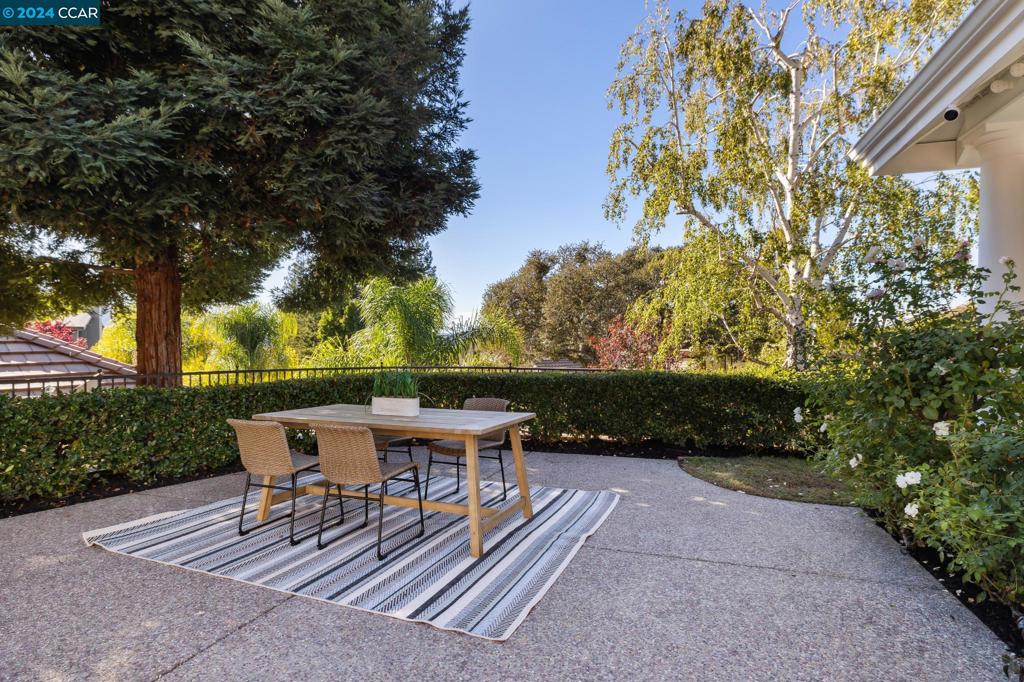 STONEGATE - Residential